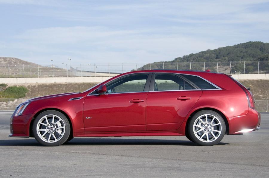  Cadillac CTS-V Wagon 2011 года  (фото 11 из 45)